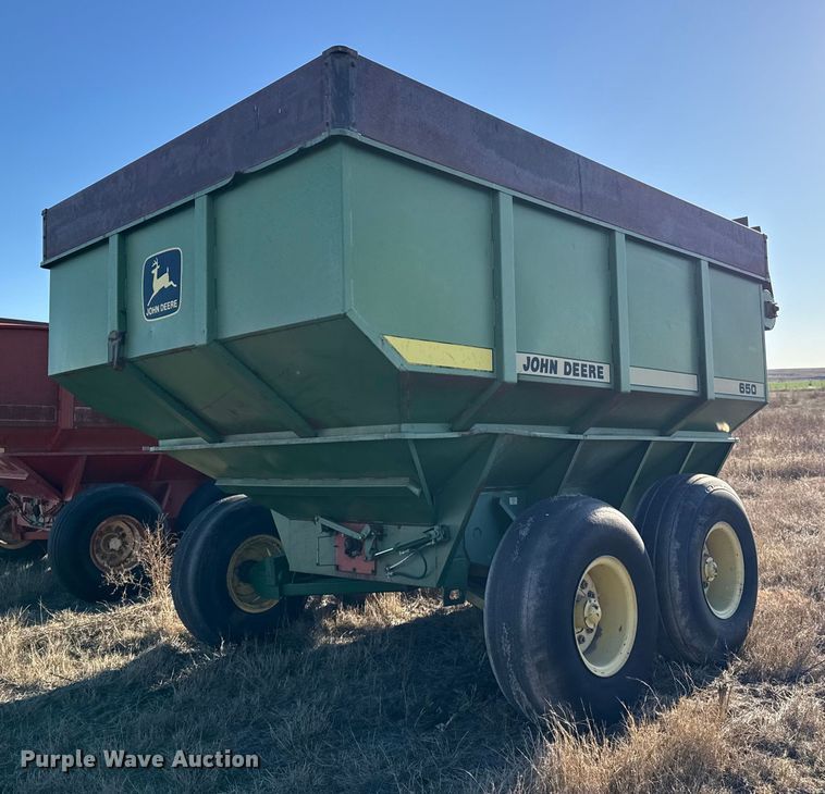 image for item EP0845 John Deere 650 grain cart