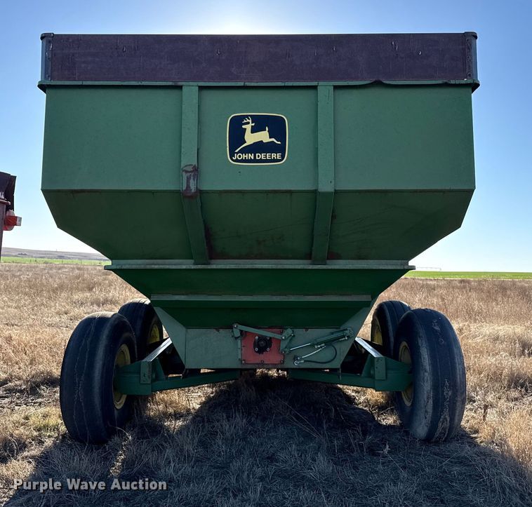 image for item EP0845 John Deere 650 grain cart