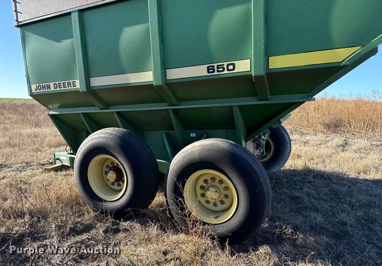 image for item EP0845 John Deere 650 grain cart