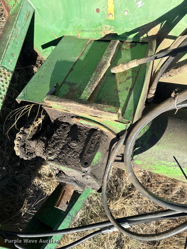 image for item EP0845 John Deere 650 grain cart