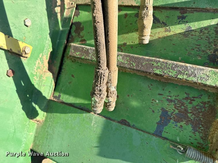 image for item EP0845 John Deere 650 grain cart