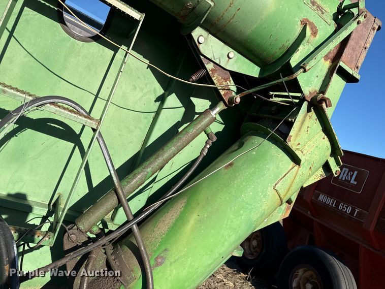 image for item EP0845 John Deere 650 grain cart