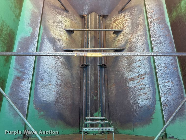 image for item EP0845 John Deere 650 grain cart