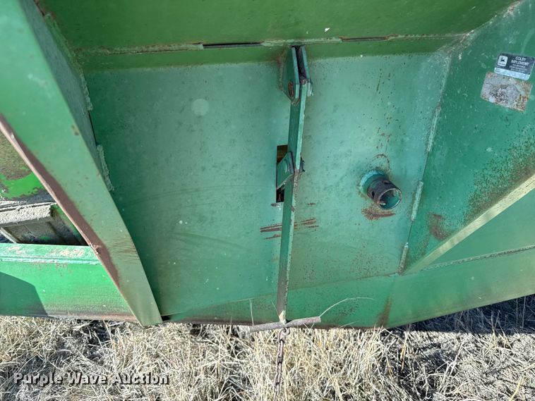image for item EP0845 John Deere 650 grain cart