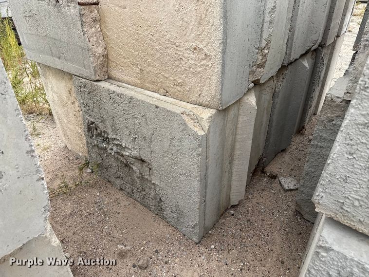 image for item EP0852 (6) concrete blocks