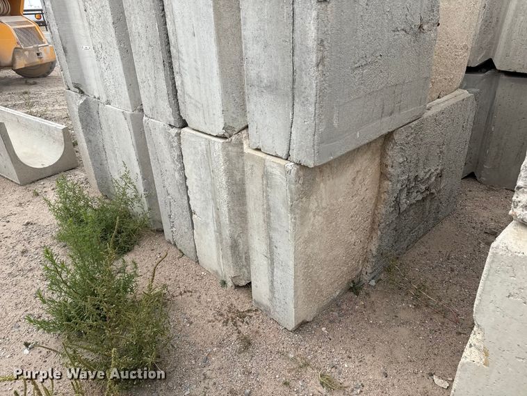 image for item EP0852 (6) concrete blocks
