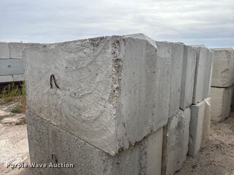 image for item EP0856 (6) concrete blocks