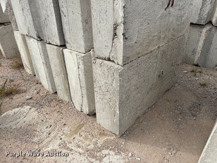 image for item EP0856 (6) concrete blocks