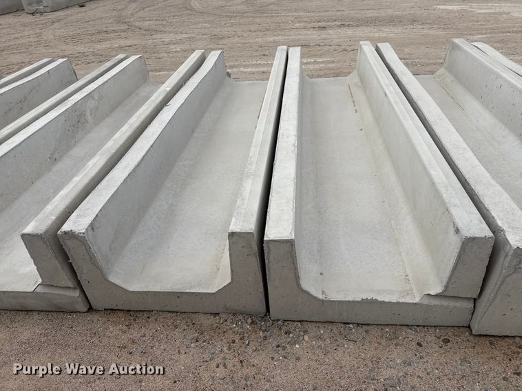 image for item EP0858 (9) concrete feed bunks