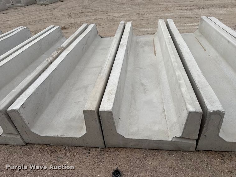 image for item EP0858 (9) concrete feed bunks