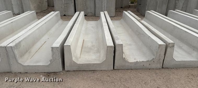 image for item EP0858 (9) concrete feed bunks