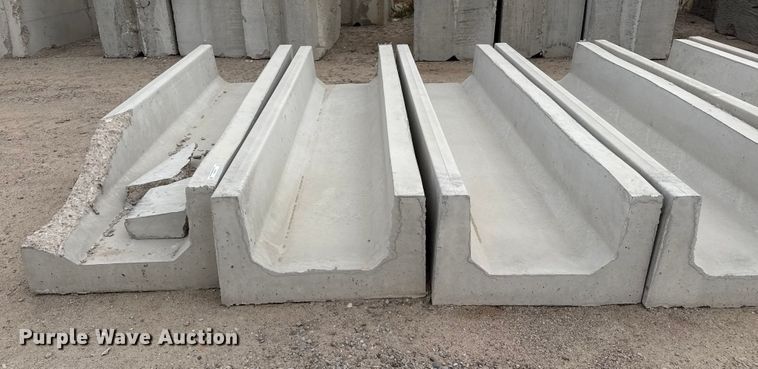 image for item EP0858 (9) concrete feed bunks