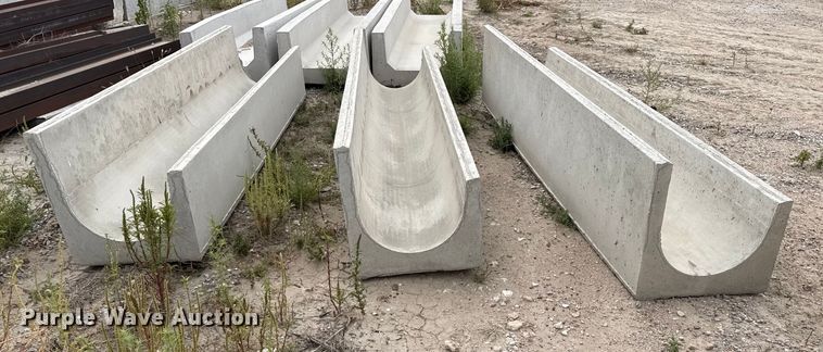 image for item EP0859 (3) concrete feed bunks