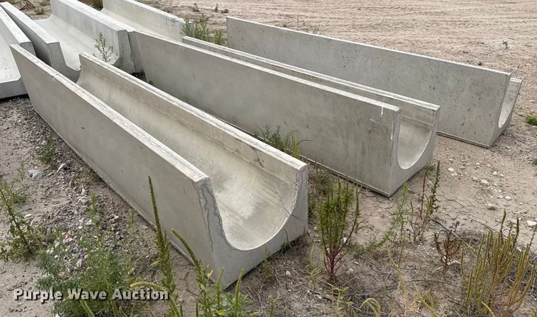 image for item EP0859 (3) concrete feed bunks