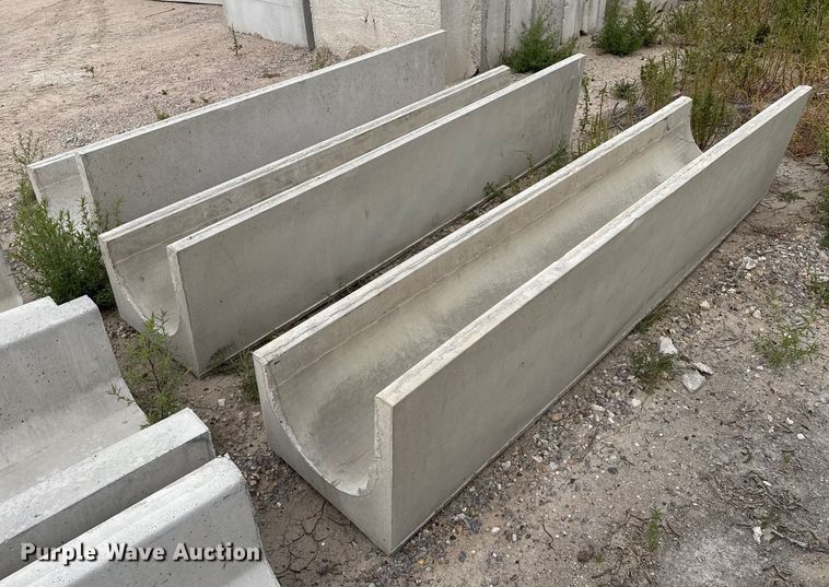 image for item EP0859 (3) concrete feed bunks