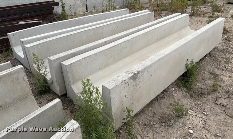 image for item EP0860 (3) concrete feed bunks