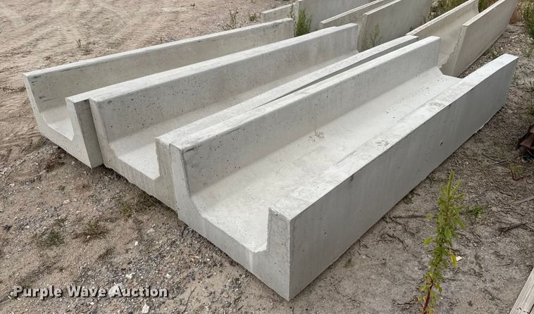 image for item EP0860 (3) concrete feed bunks