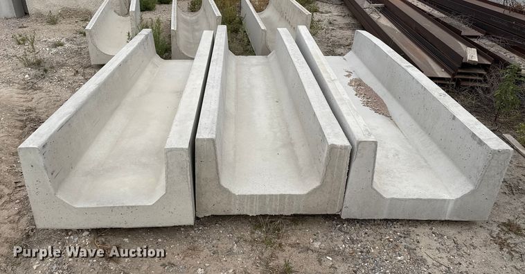image for item EP0860 (3) concrete feed bunks