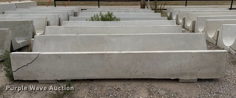 image for item EP0861 (7) concrete feed bunks