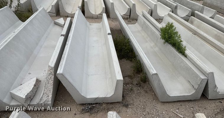 image for item EP0861 (7) concrete feed bunks