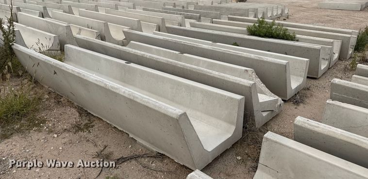 image for item EP0861 (7) concrete feed bunks