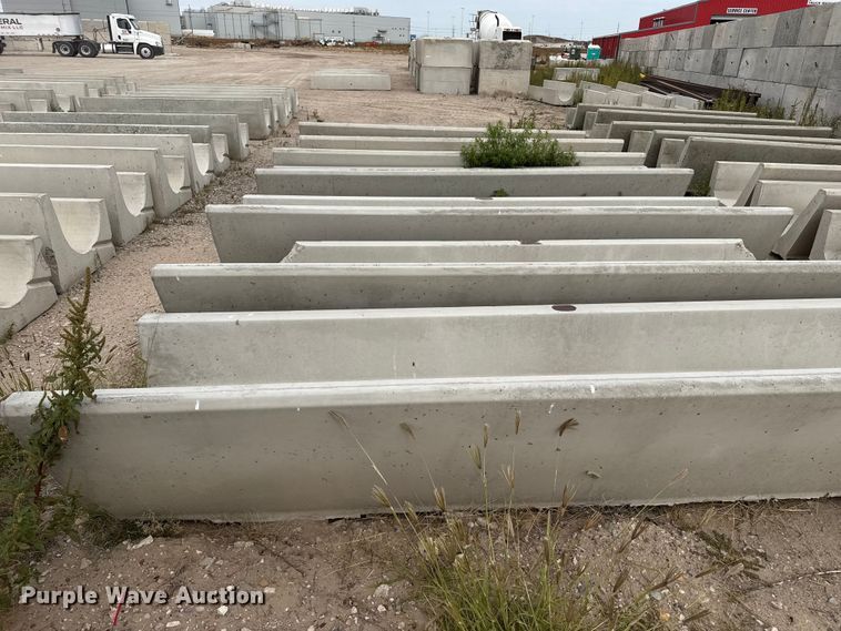 image for item EP0861 (7) concrete feed bunks