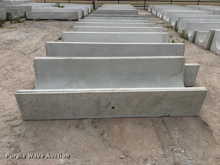 image for item EP0862 (8) concrete feed bunks