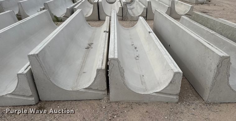 image for item EP0862 (8) concrete feed bunks