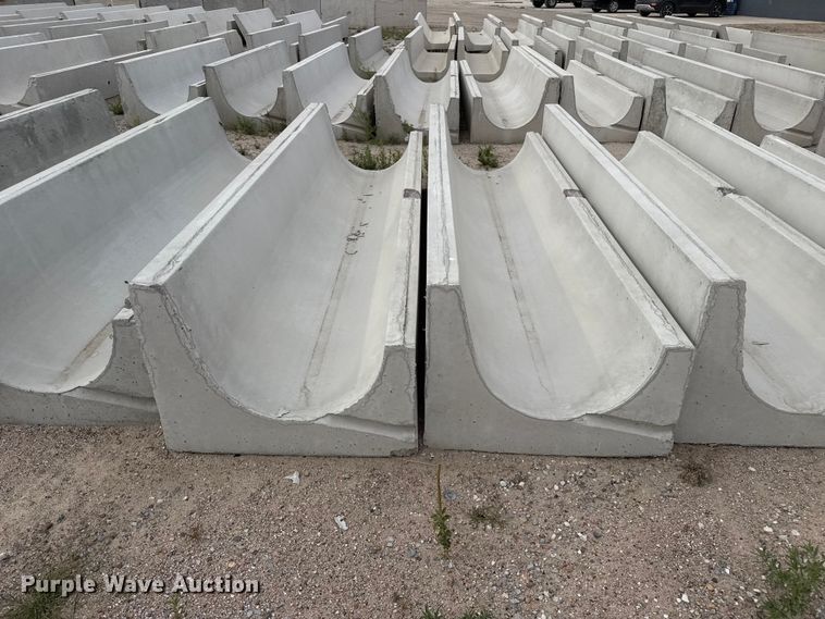 image for item EP0862 (8) concrete feed bunks