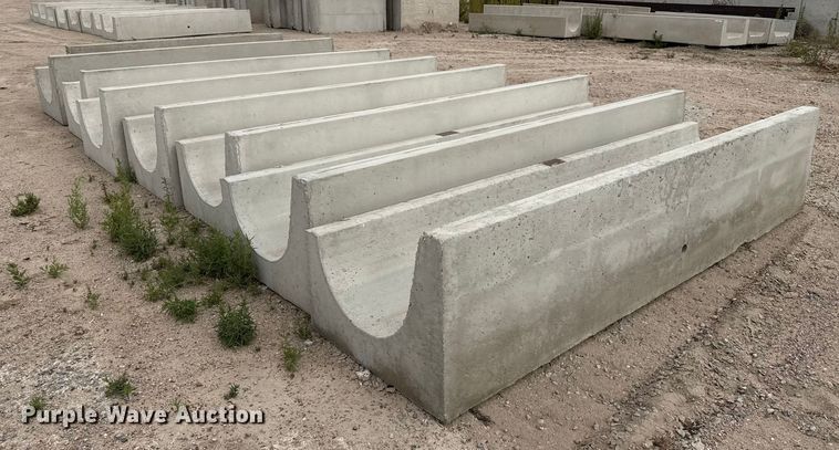 image for item EP0862 (8) concrete feed bunks