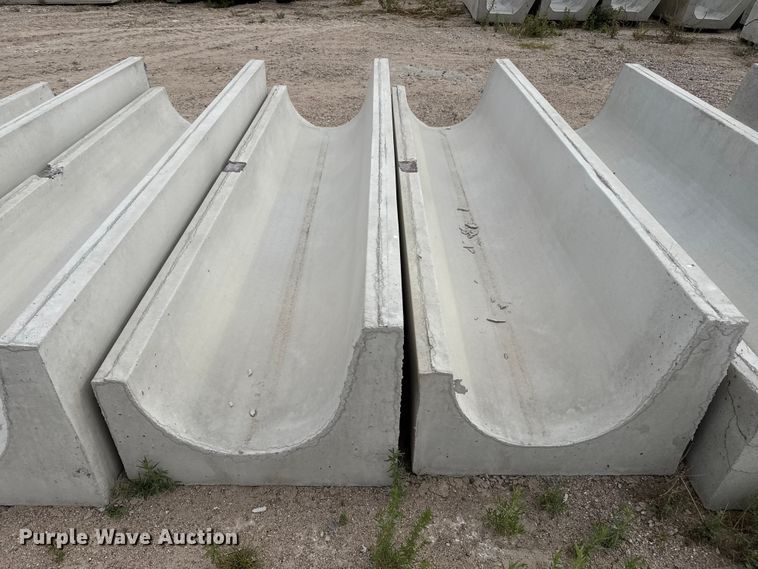 image for item EP0862 (8) concrete feed bunks