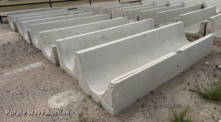 image for item EP0863 (9) concrete feed bunks