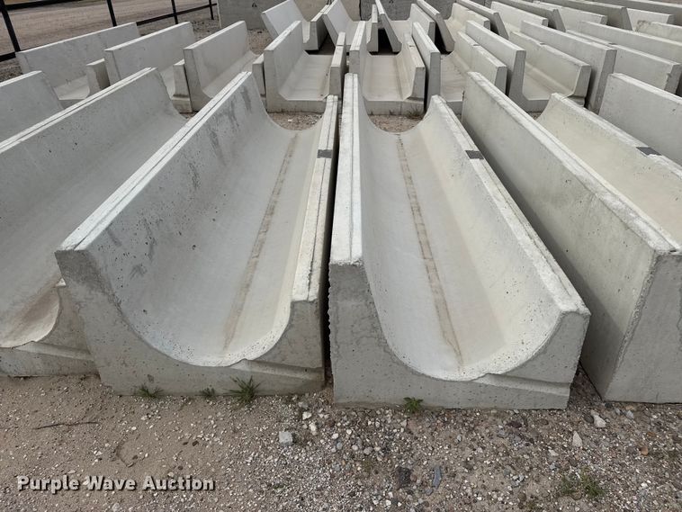 image for item EP0863 (9) concrete feed bunks
