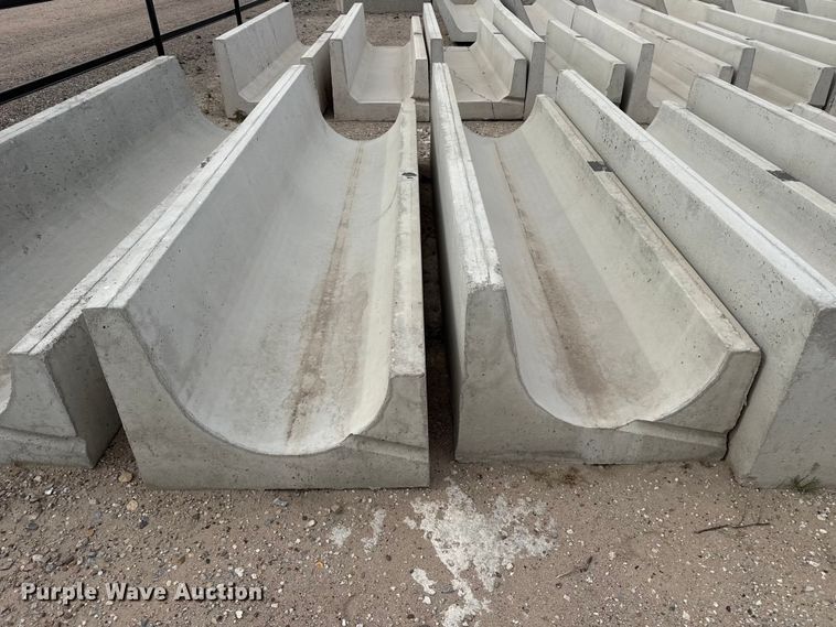 image for item EP0863 (9) concrete feed bunks