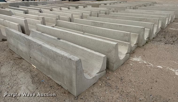 image for item EP0863 (9) concrete feed bunks