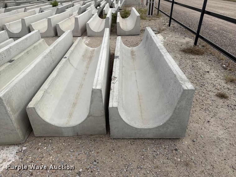 image for item EP0863 (9) concrete feed bunks