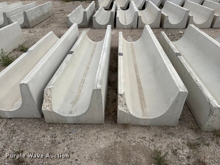 image for item EP0863 (9) concrete feed bunks