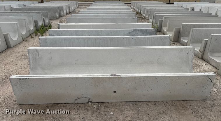 image for item EP0864 (9) concrete feed bunks