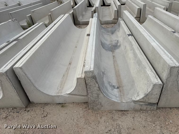 image for item EP0864 (9) concrete feed bunks