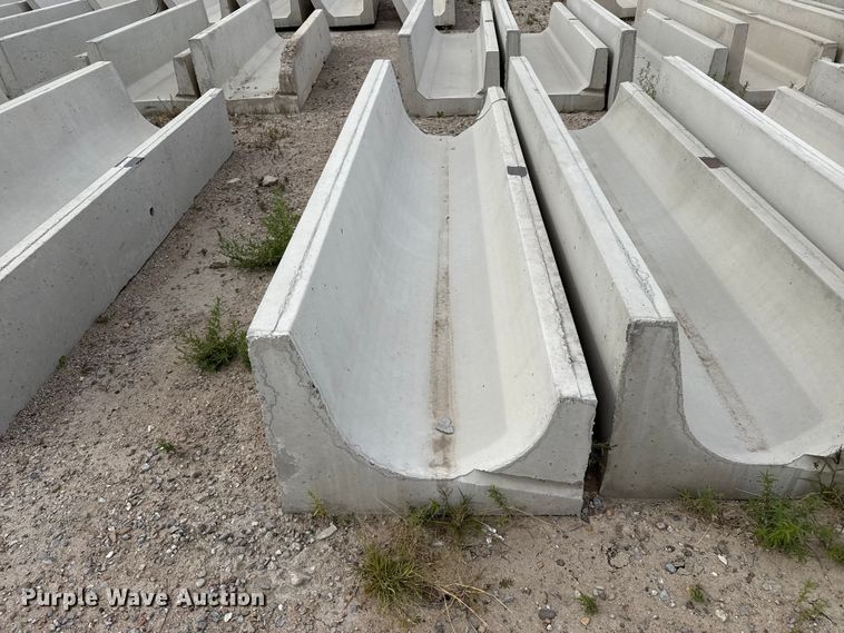 image for item EP0864 (9) concrete feed bunks