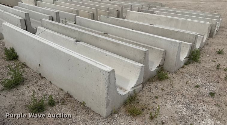 image for item EP0864 (9) concrete feed bunks