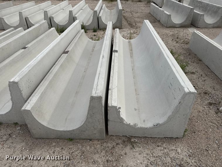 image for item EP0864 (9) concrete feed bunks