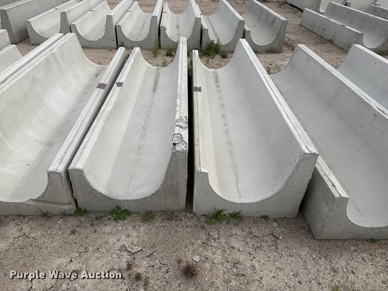 image for item EP0864 (9) concrete feed bunks
