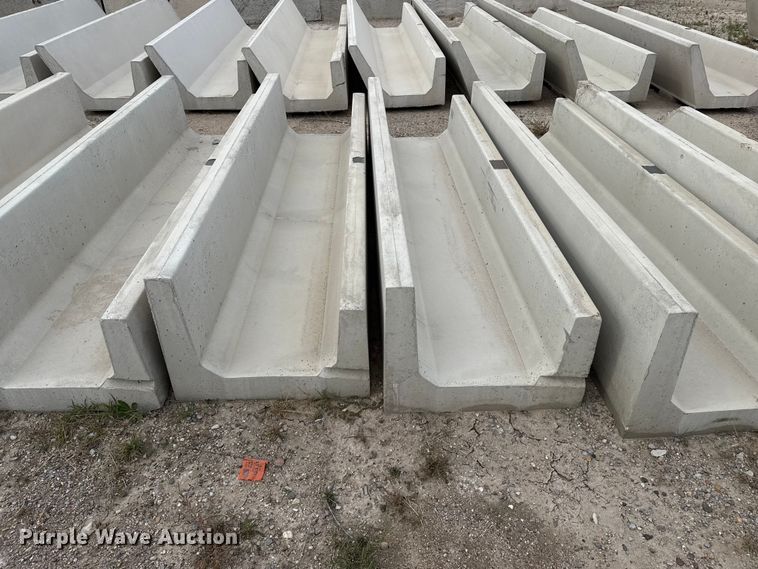 image for item EP0865 (10) concrete feed bunks