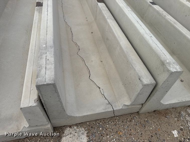 image for item EP0865 (10) concrete feed bunks