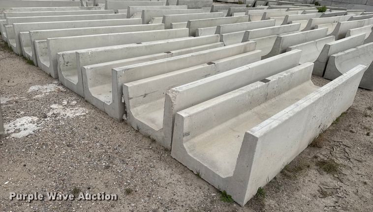 image for item EP0865 (10) concrete feed bunks