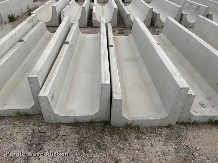 image for item EP0865 (10) concrete feed bunks