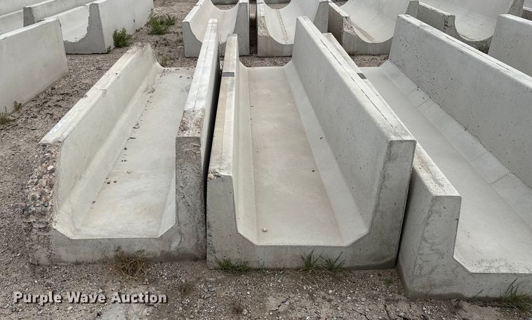 image for item EP0865 (10) concrete feed bunks