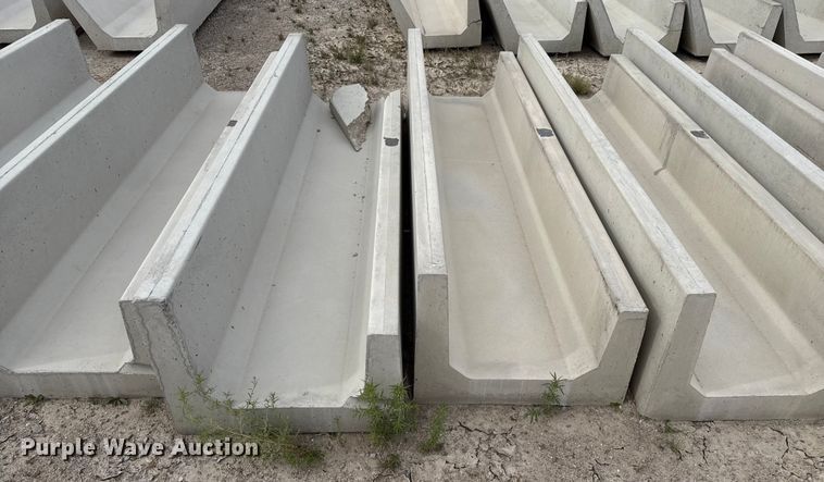 image for item EP0866 (11) concrete feed bunks