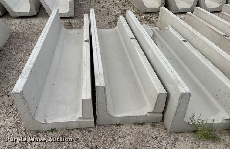 image for item EP0866 (11) concrete feed bunks